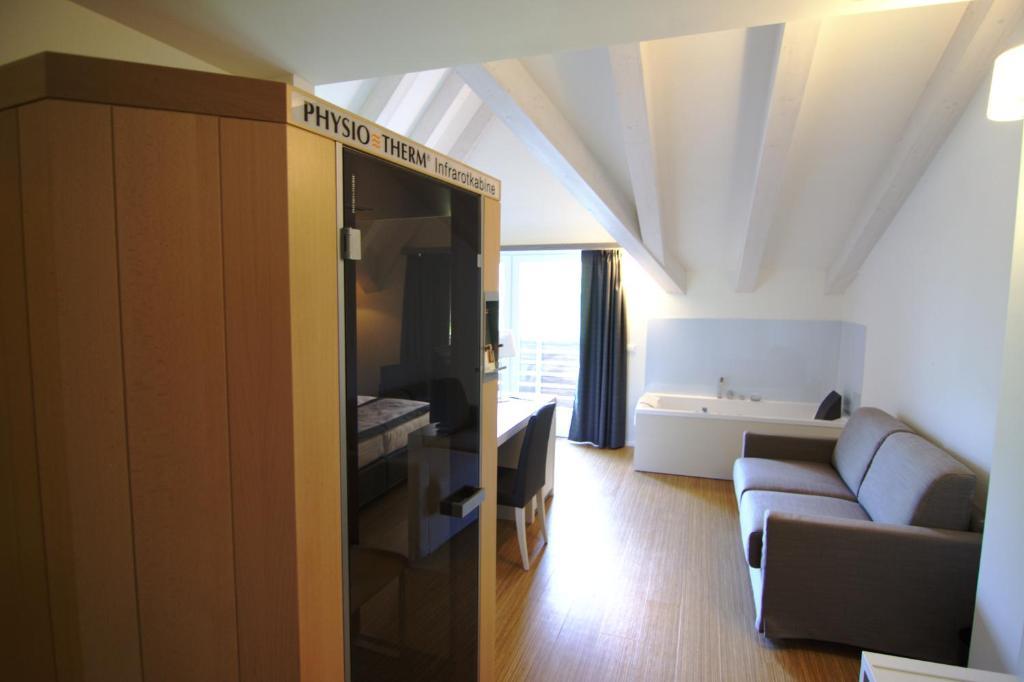 Hotel Bavaria Levico Terme Room photo